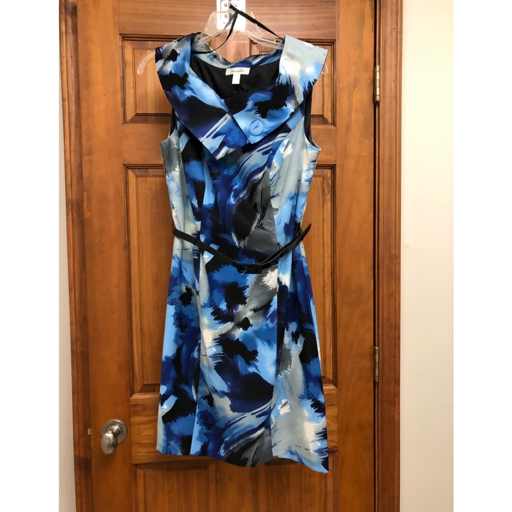 Sleeveless dress